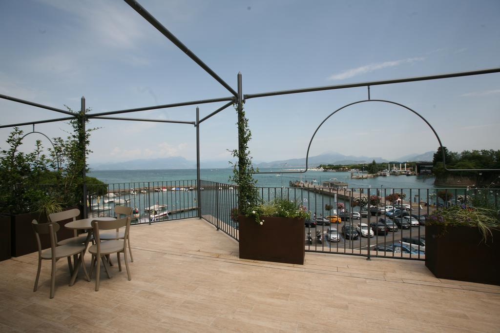 Riviera Carducci Rooms Песк'єра-дель-Гарда Екстер'єр фото