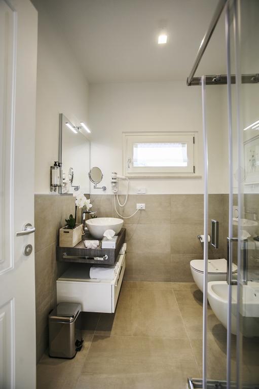 Riviera Carducci Rooms Песк'єра-дель-Гарда Екстер'єр фото