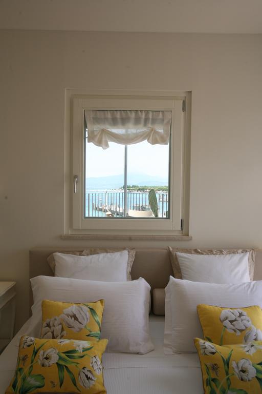 Riviera Carducci Rooms Песк'єра-дель-Гарда Екстер'єр фото
