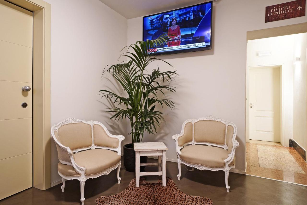 Riviera Carducci Rooms Песк'єра-дель-Гарда Екстер'єр фото