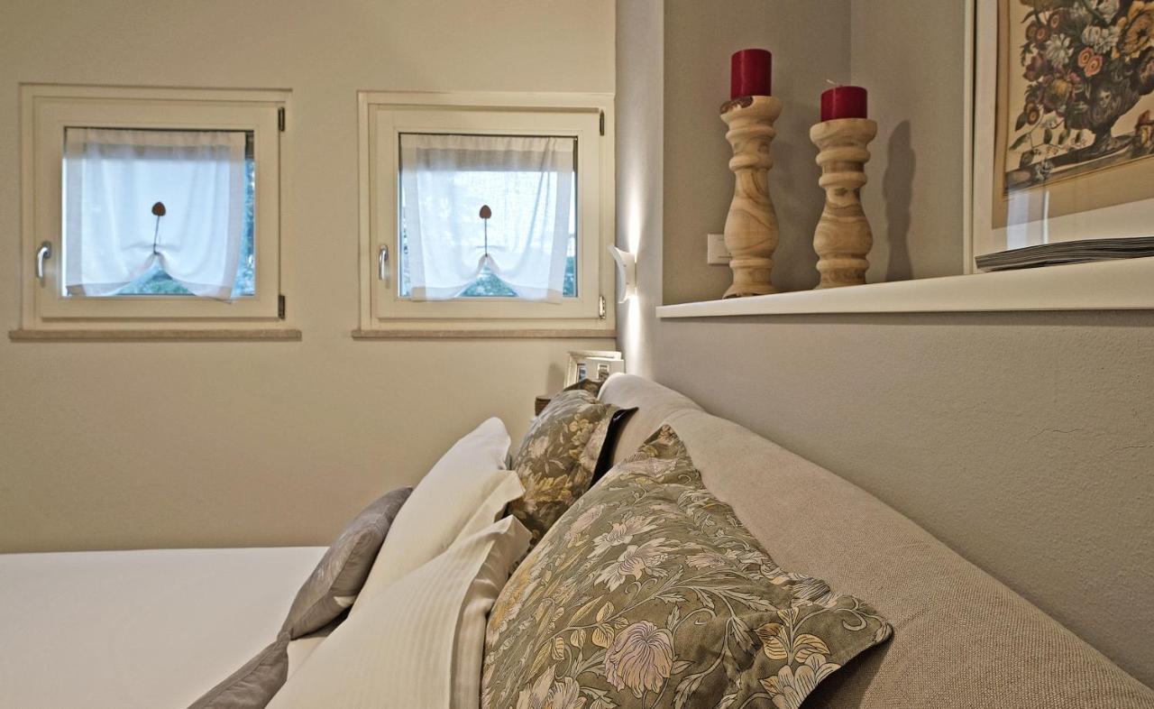 Riviera Carducci Rooms Песк'єра-дель-Гарда Екстер'єр фото
