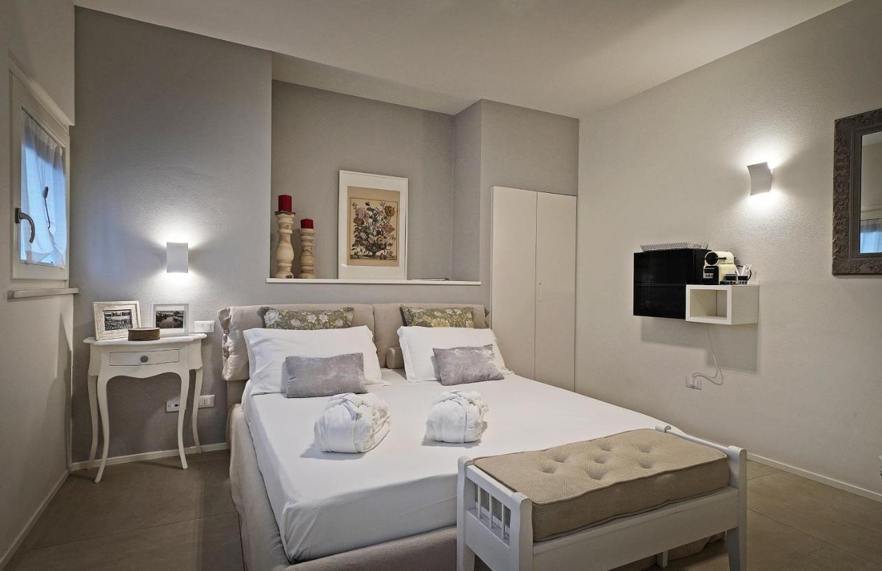 Riviera Carducci Rooms Песк'єра-дель-Гарда Екстер'єр фото