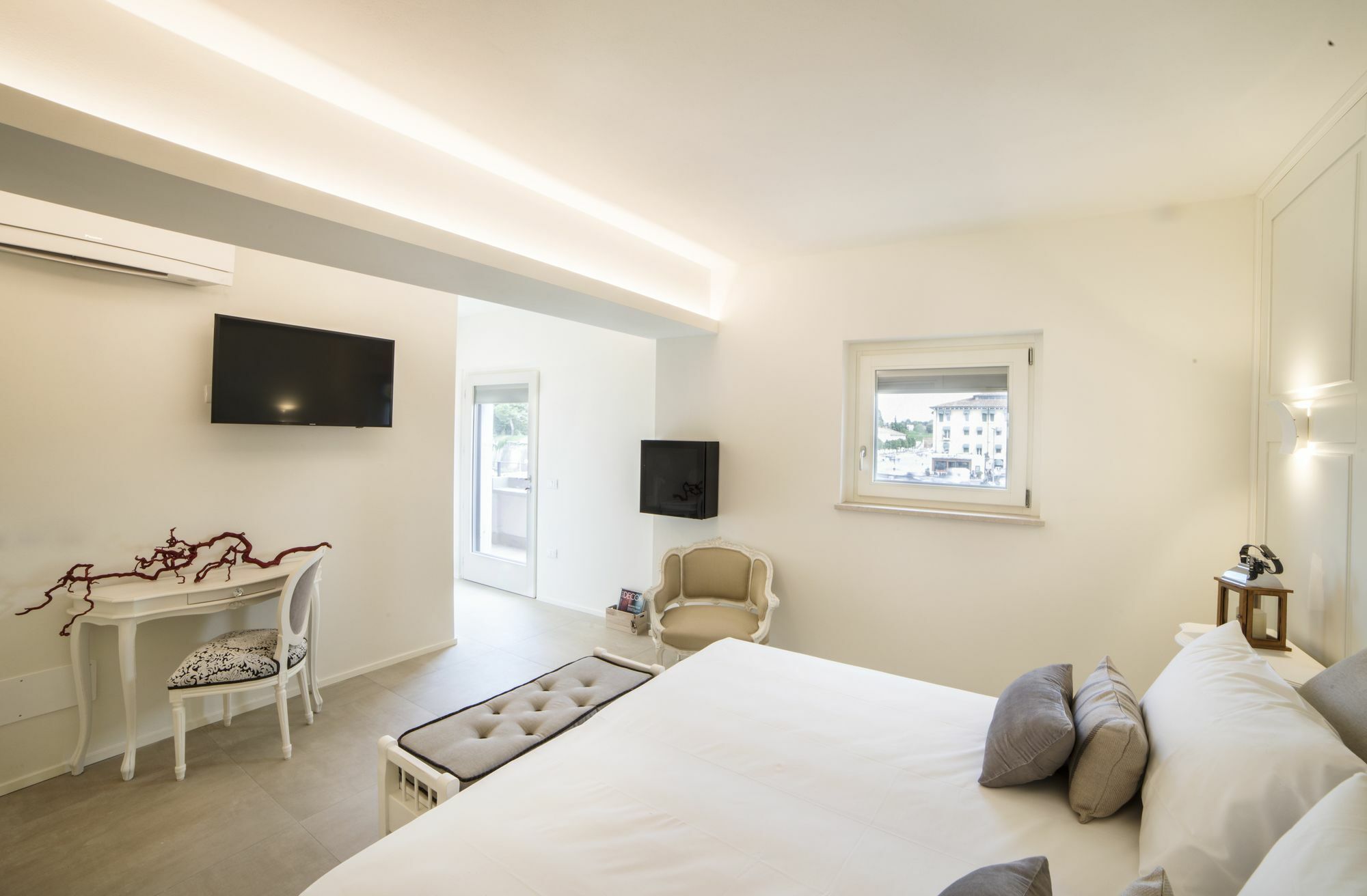 Riviera Carducci Rooms Песк'єра-дель-Гарда Екстер'єр фото
