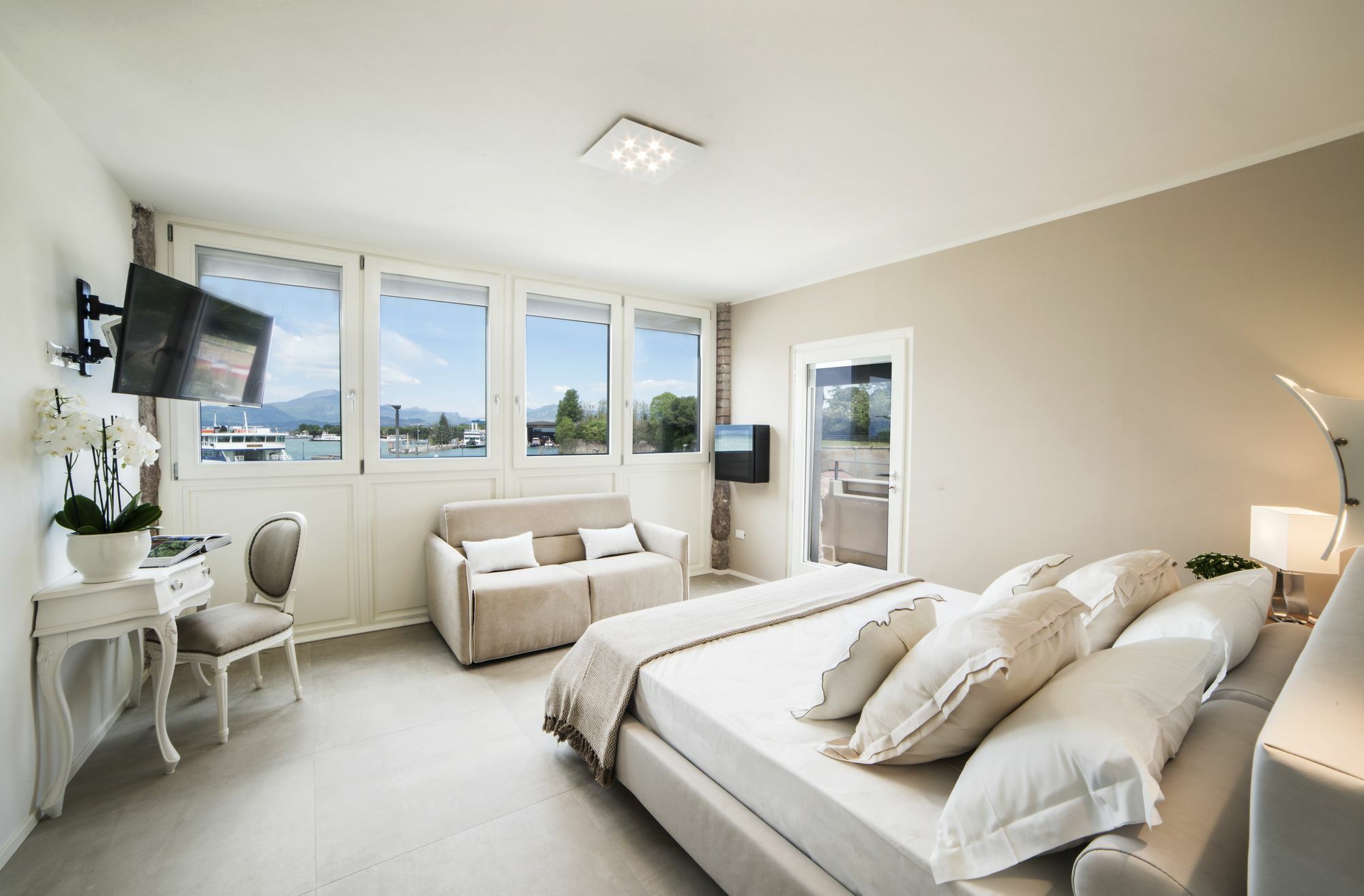 Riviera Carducci Rooms Песк'єра-дель-Гарда Екстер'єр фото